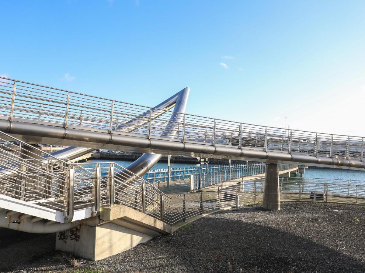 Port Apartment 1 Holyhead Zewnętrze zdjęcie