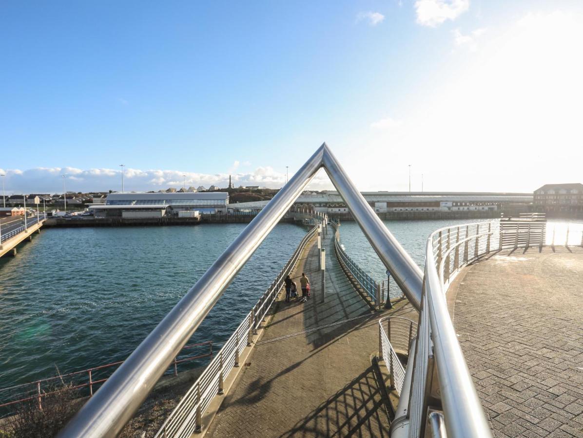 Port Apartment 1 Holyhead Zewnętrze zdjęcie
