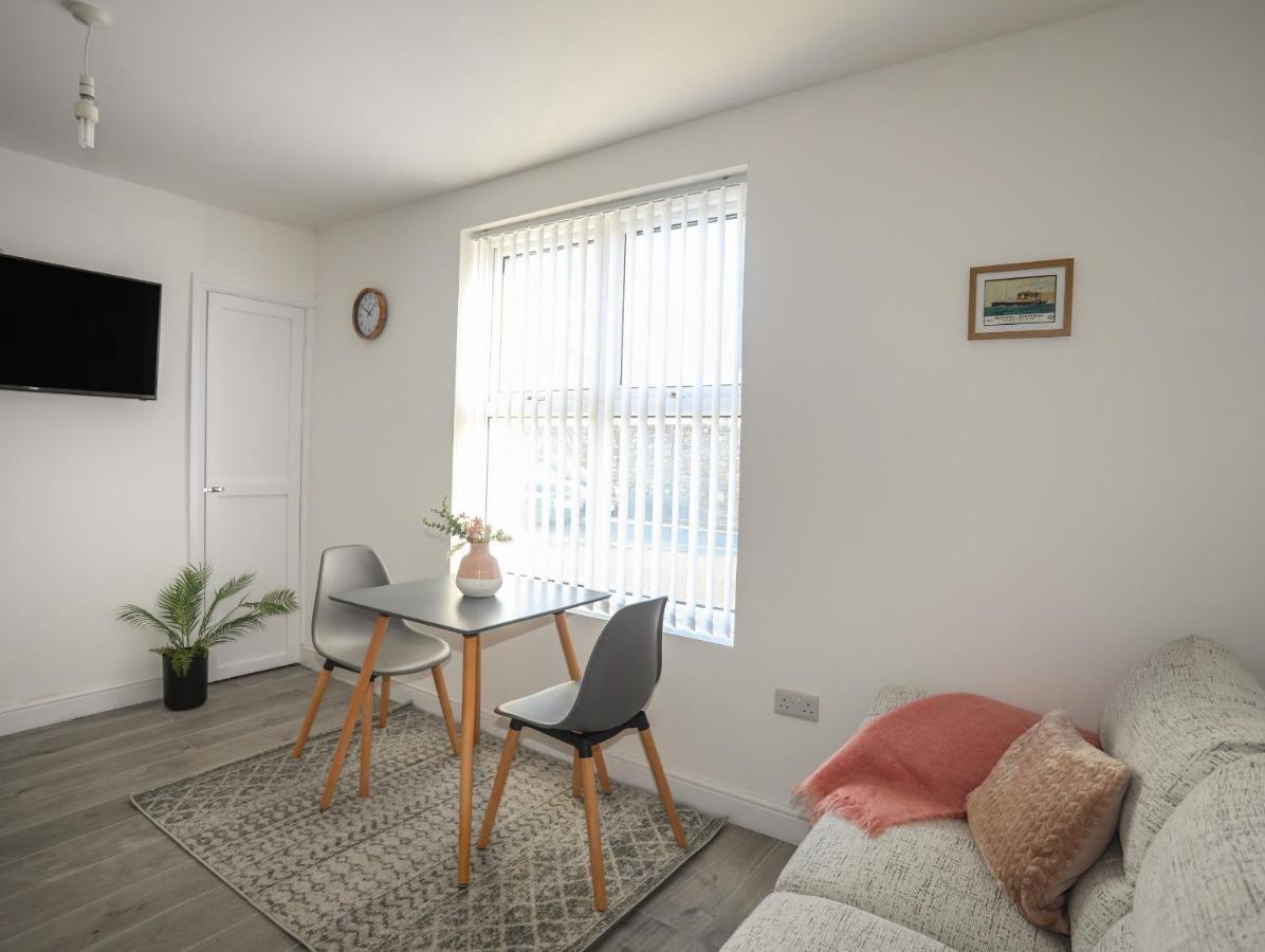 Port Apartment 1 Holyhead Zewnętrze zdjęcie