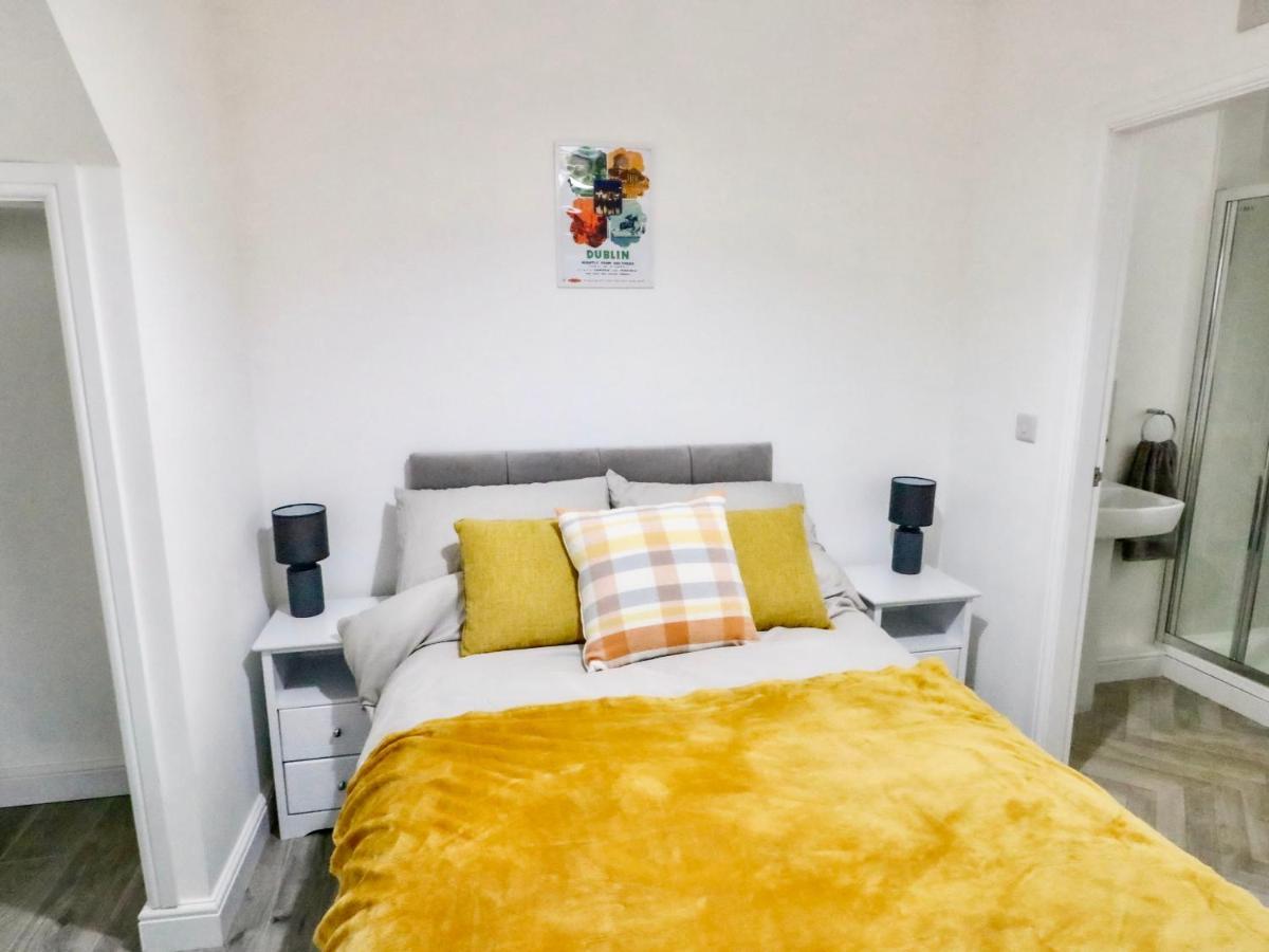 Port Apartment 1 Holyhead Zewnętrze zdjęcie